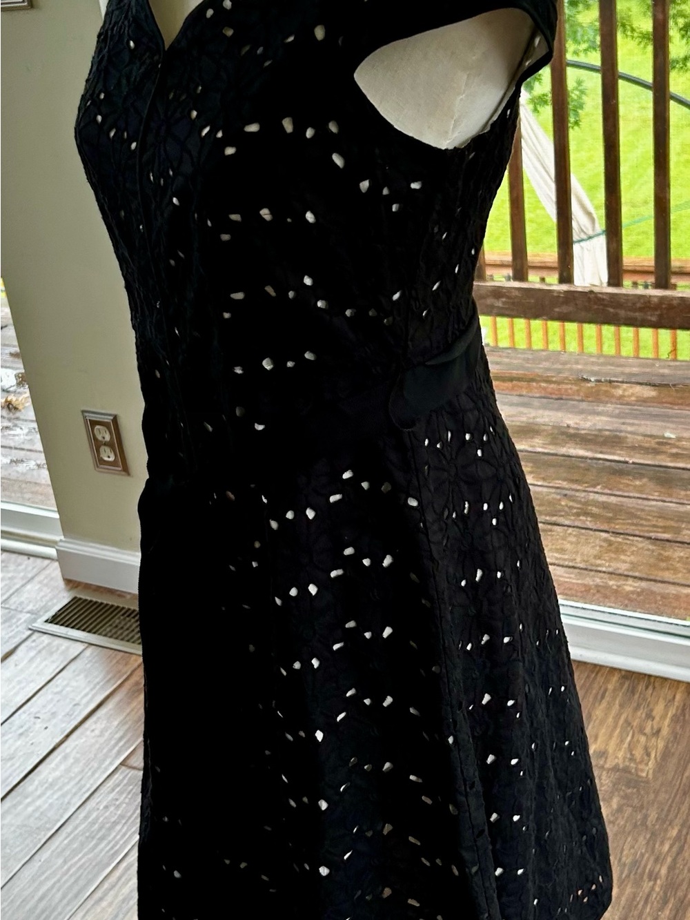 Talbots Black Floral Eyelet Knee Length Dress 4 Petite - Picture 2 of 8